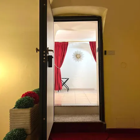 17th Century Vaulted トリノ